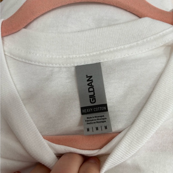 White Gildan Tahirt with Stay Salty logo on front - Picture 3 of 3